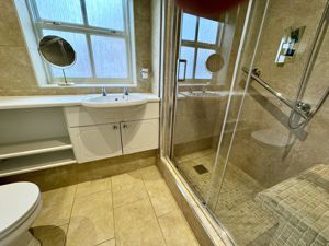 Family Shower Room- click for photo gallery
